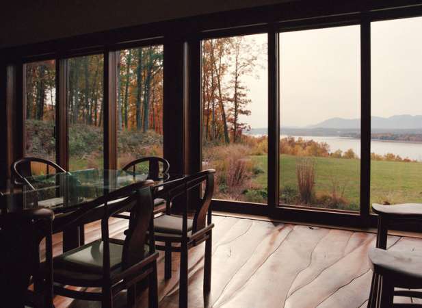 http://www.digsdigs.com/photos/100-sustainable-house-overlooking-the-hudson-river-1.jpg