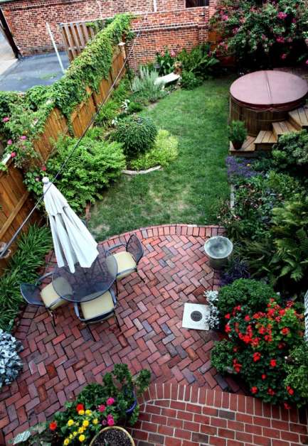 http://www.decorspot.net/design-tiny-backyard-landscaping-ideas-192/tiny-backyard-ideas-pictures/